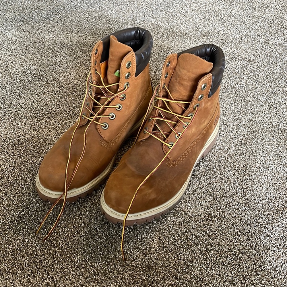 Timberland men’s classic premium boots.